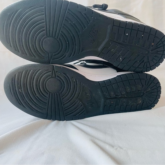 Nike Dunk Low Panda Women’s Sz. 10 Mens Sz. 8.5 DD1503-101 Black/White - Picture 4 of 8